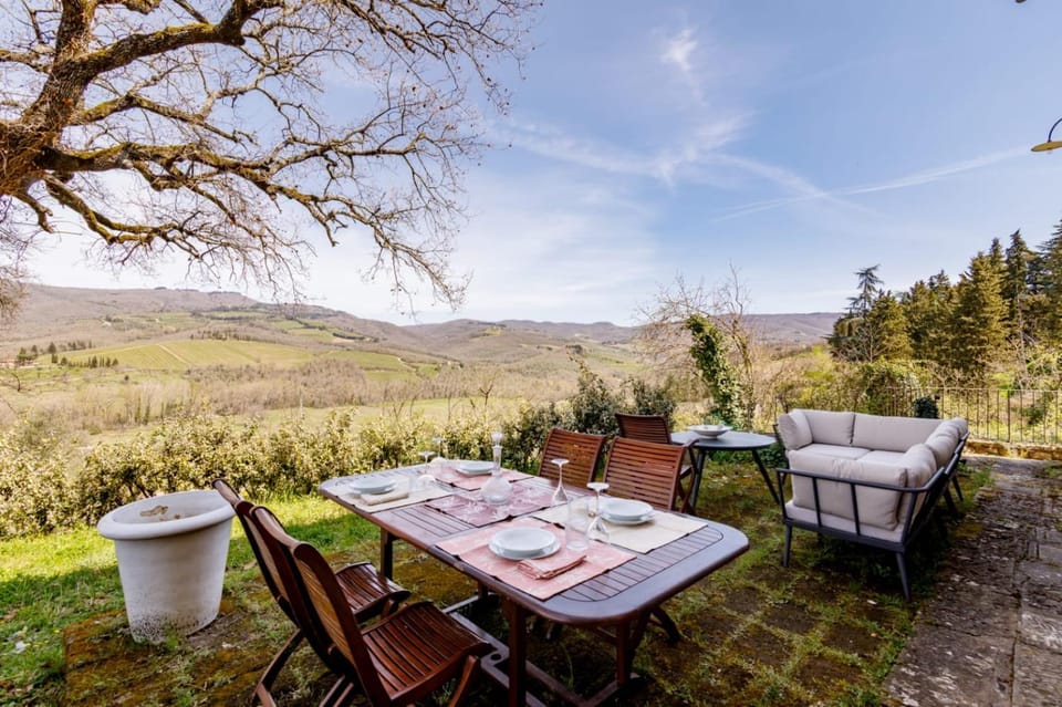 Patio, Natural landscape, Garden, Living room, Seating area, Dining area, Garden view, Mountain view