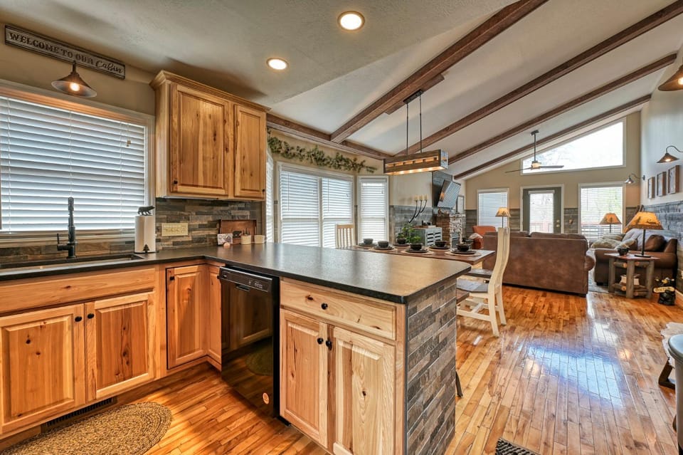 Communal lounge/ TV room, TV and multimedia, Kitchen or kitchenette, Living room, Decorative detail, Decorative detail, Seating area, Dining area, Evening entertainment, Communal kitchen, dishwasher, fireplace, fireplace, kitchen, kitchen