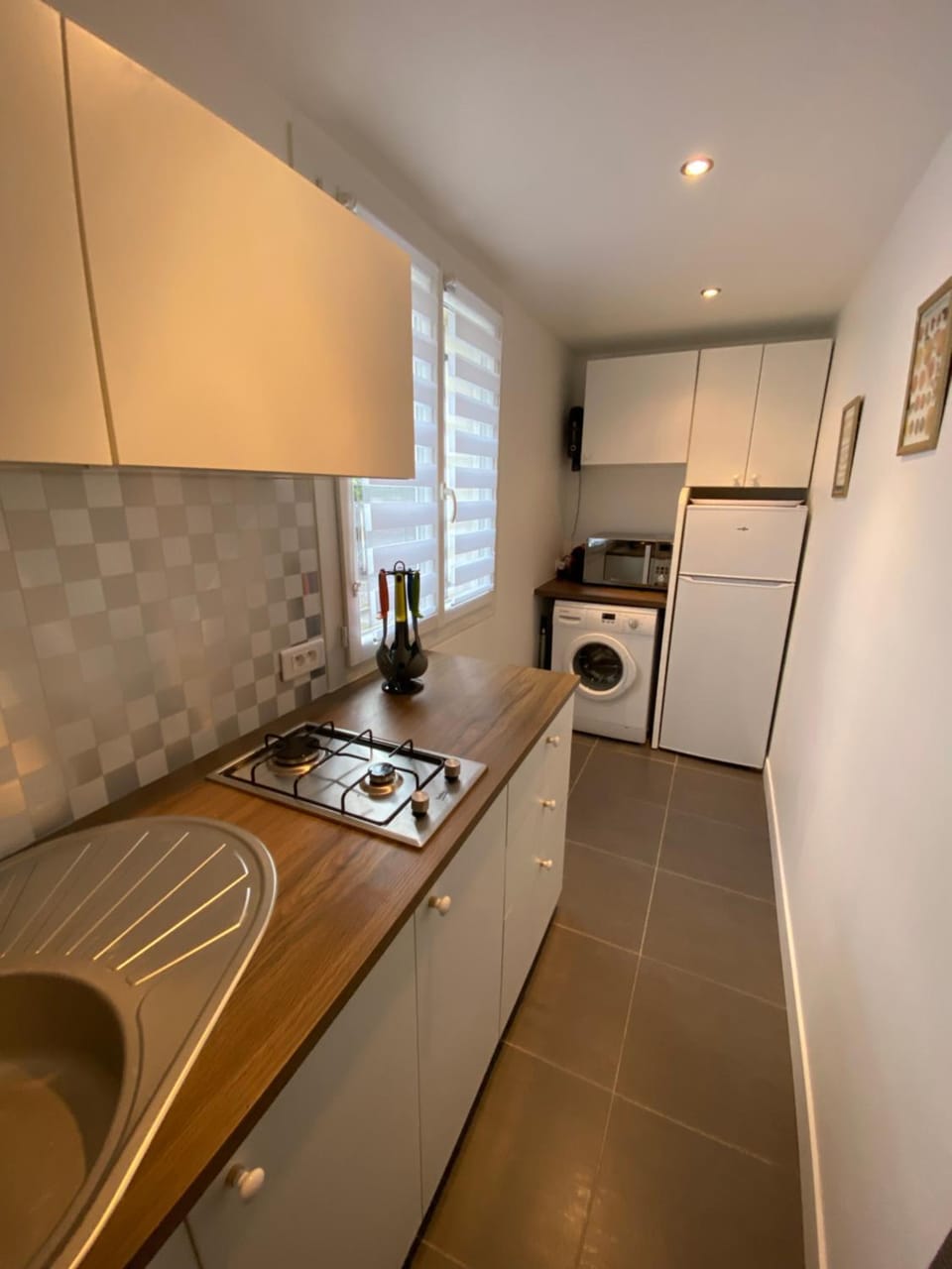 Kitchen or kitchenette