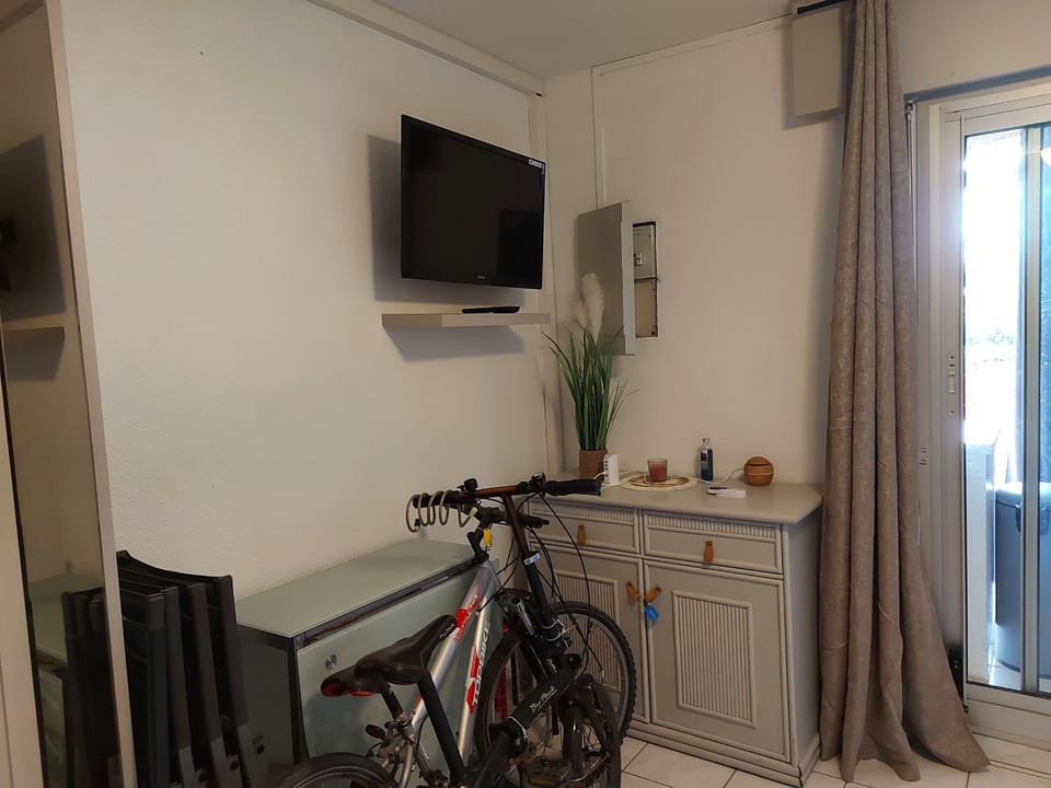 Appartement RDC avec Terrasse, Parking et Animaux Acceptés à 100m de la Plage - FR-1-776-116 Apartment in Saint-Cyprien