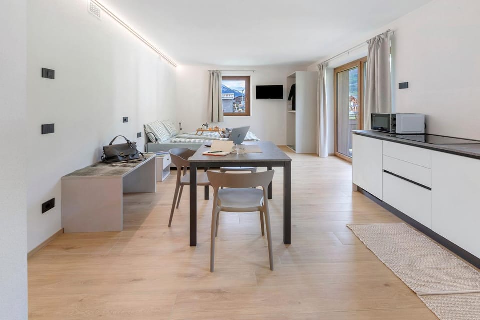 Property building, Kitchen or kitchenette, Living room