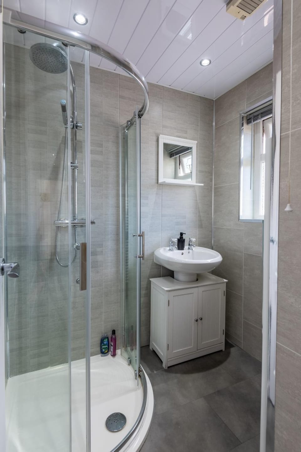 Bright 3BR Home in Central Belfast House in Belfast