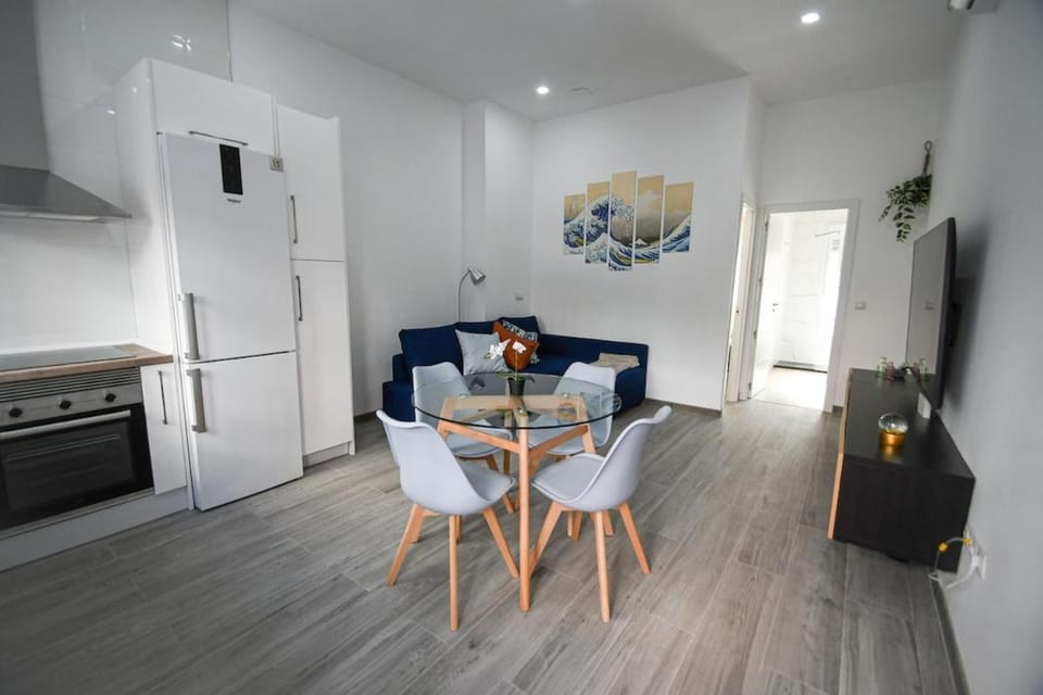 TV and multimedia, Living room, Seating area, Dining area