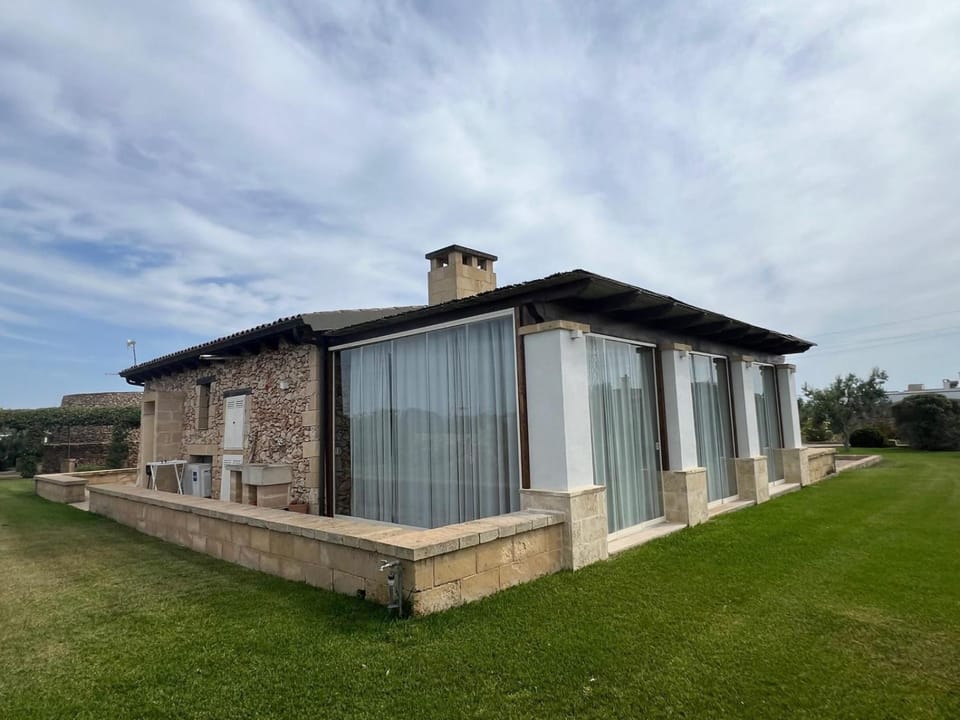 Villa Mary con idromassaggio e uso area piscina Villa in Apulia