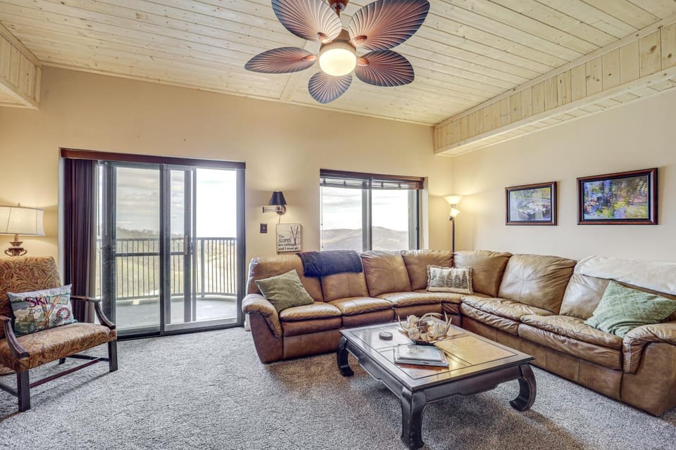 Pool Access! Ski-In/Out Sugar Mtn Gem w/ Views House in Sugar Mountain