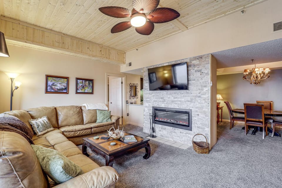 Pool Access! Ski-In/Out Sugar Mtn Gem w/ Views House in Sugar Mountain