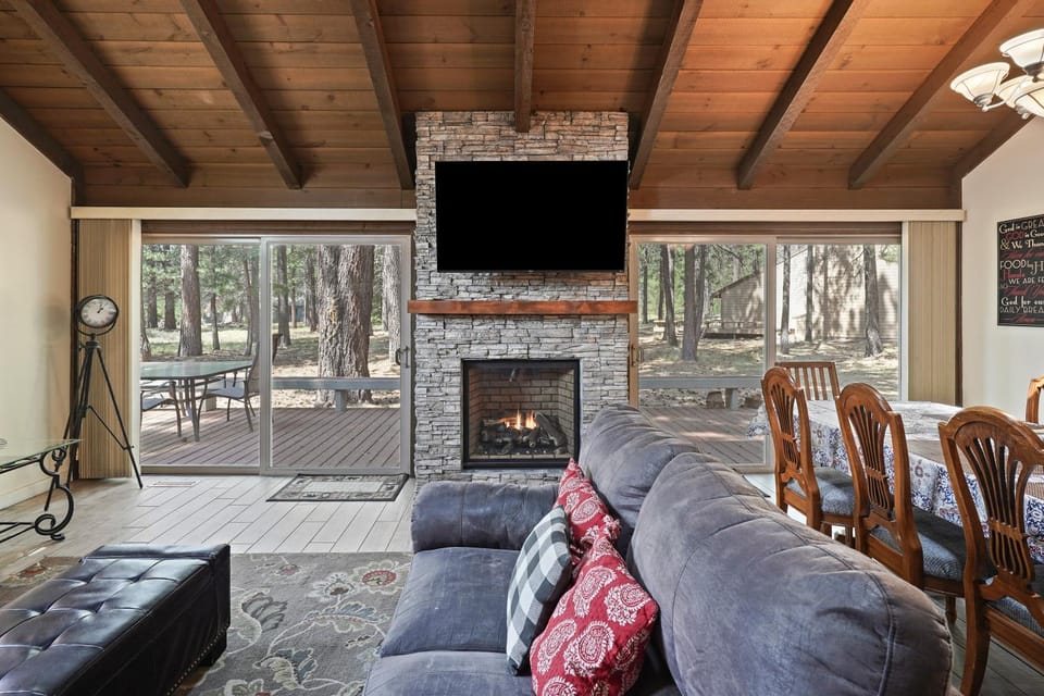 4br 2 Bath home in 2 Landrise House in Sunriver