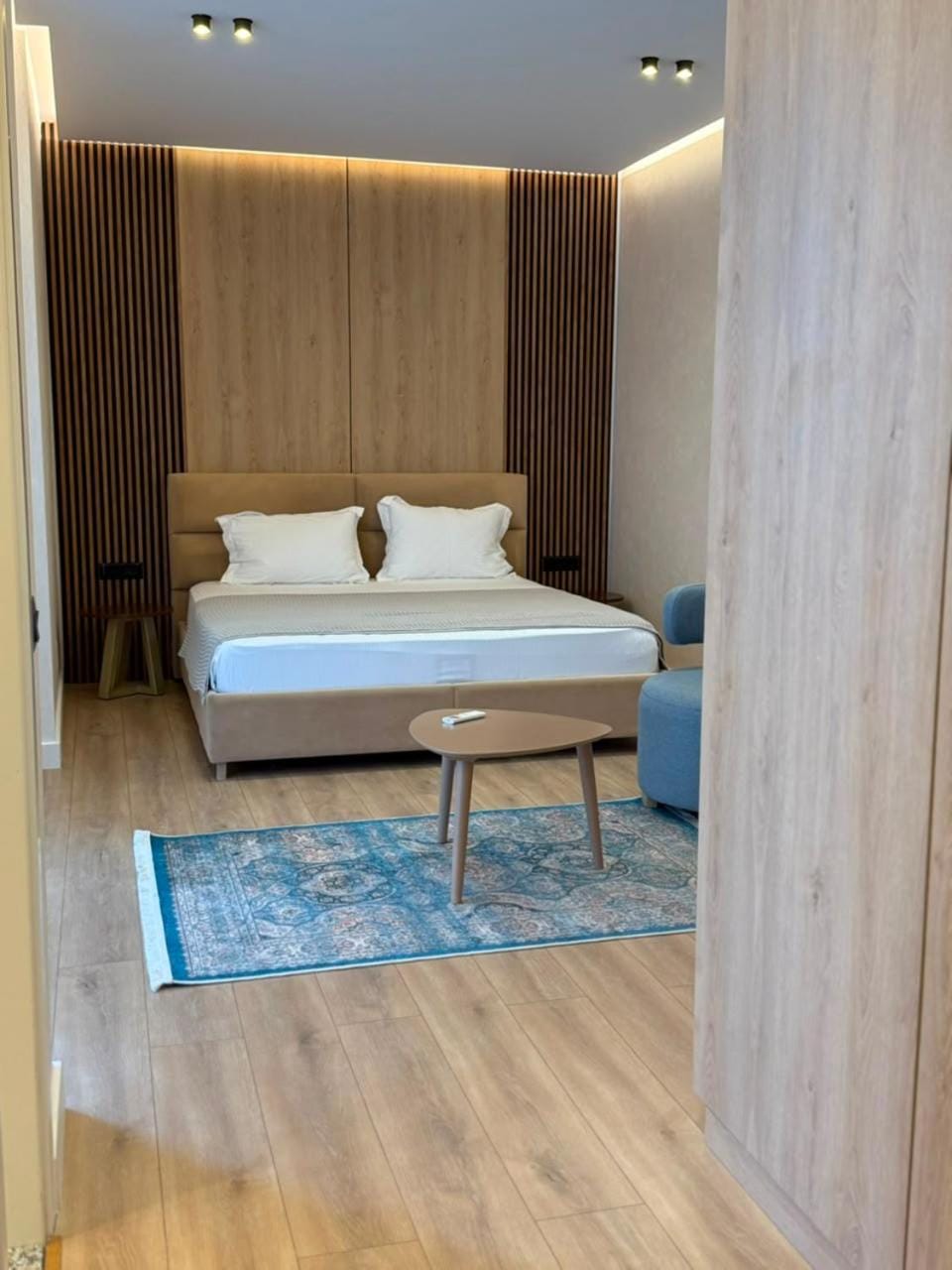 Bed, Photo of the whole room, Bedroom, wardrobe