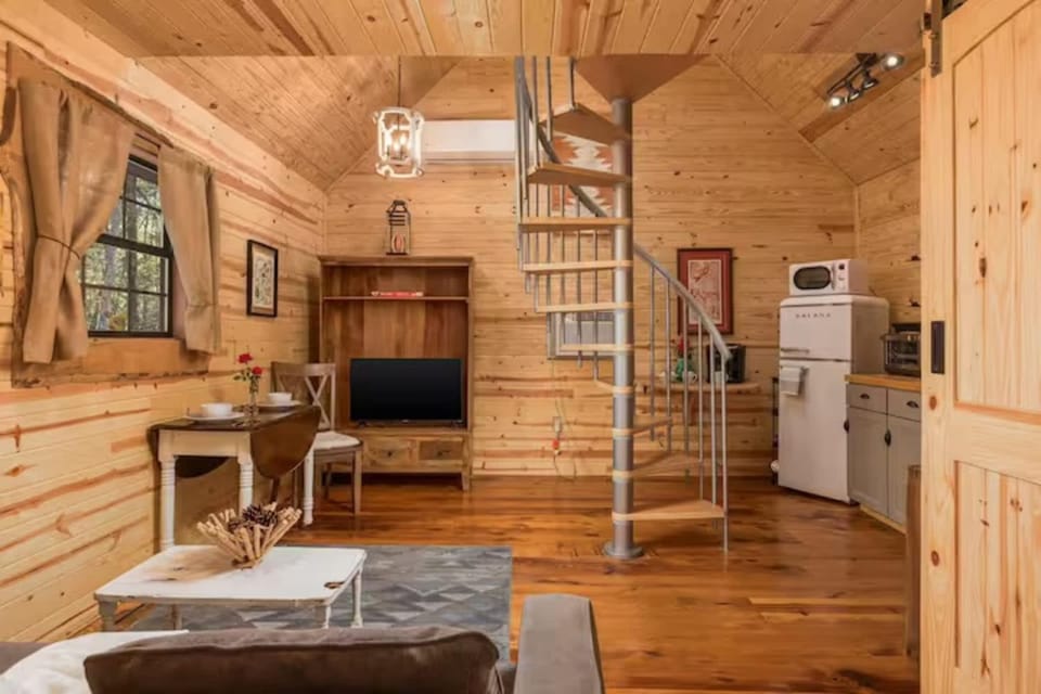 Kitchen or kitchenette, Seating area