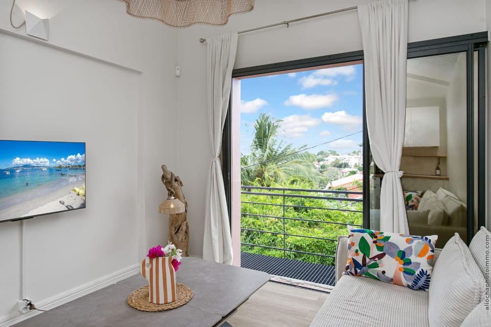 Communal lounge/ TV room, TV and multimedia, Balcony/Terrace
