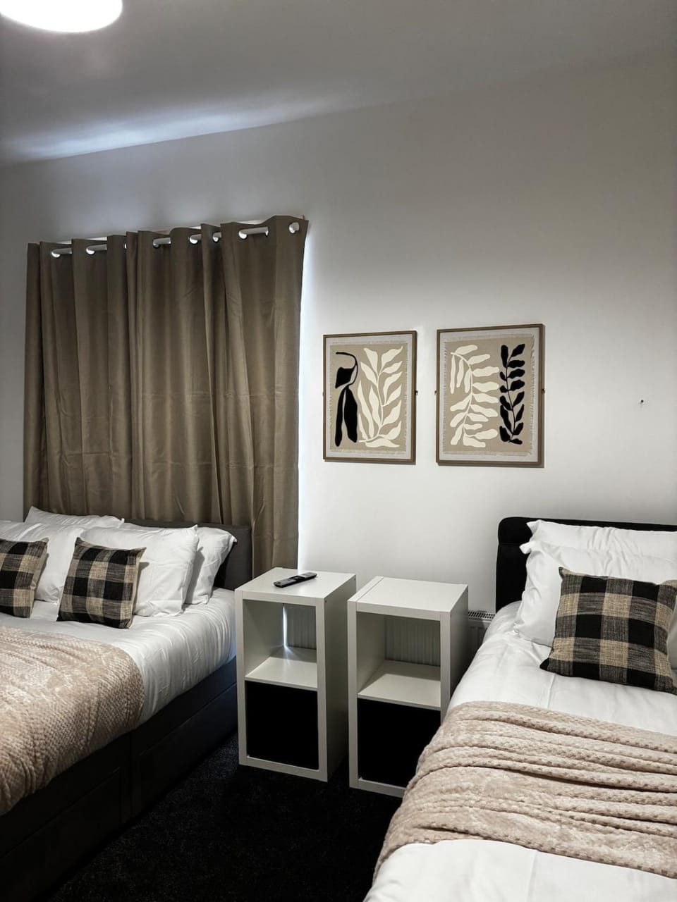 Photo of the whole room, Bedroom