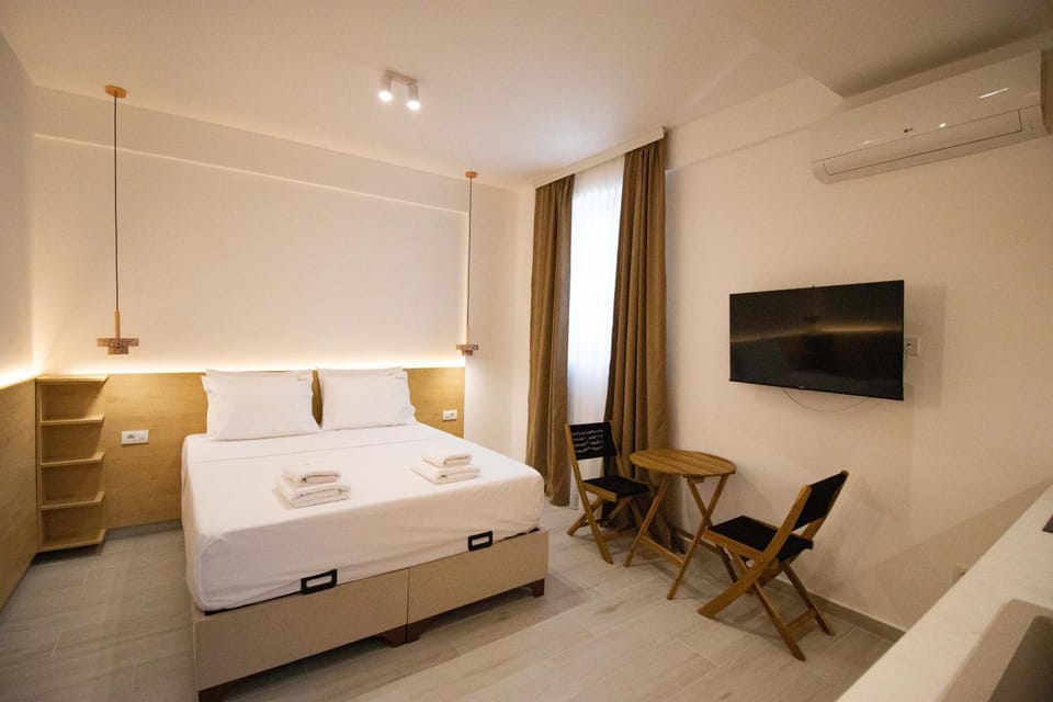Bed, TV and multimedia, Photo of the whole room, Bedroom, air conditioner