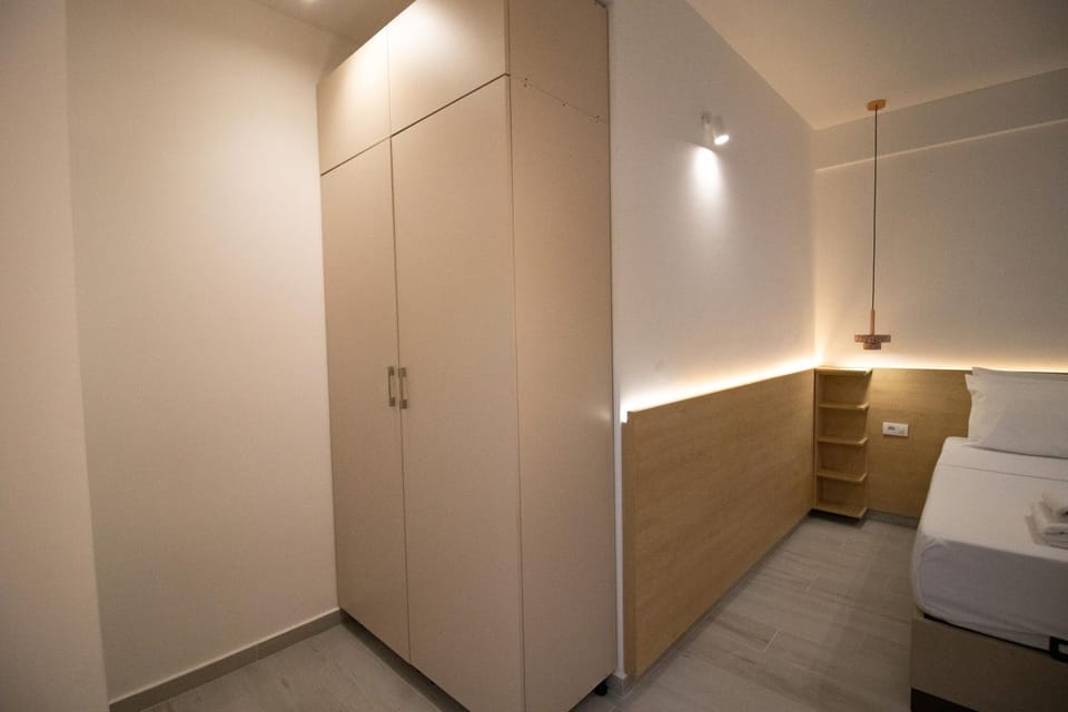 Bedroom, wardrobe