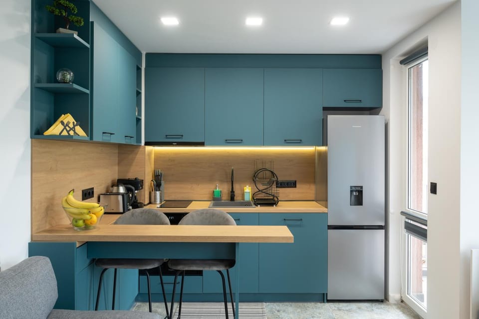 Kitchen or kitchenette, Dining area, oven, stove