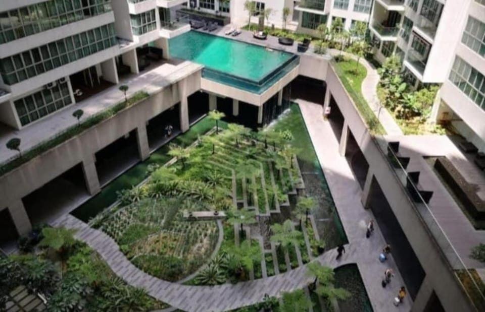 Stay at Regalia KLCC View Sky Pool Vacation rental in Federal Territory of Kuala Lumpur