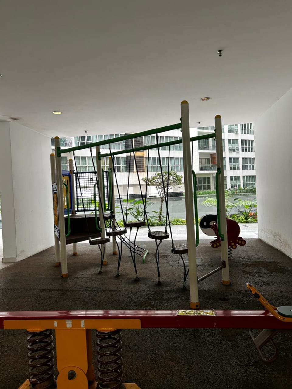 Stay at Regalia KLCC View Sky Pool Vacation rental in Federal Territory of Kuala Lumpur
