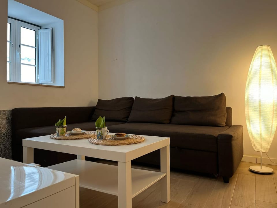 Apartment in Alfama for Two House in Lisbon
