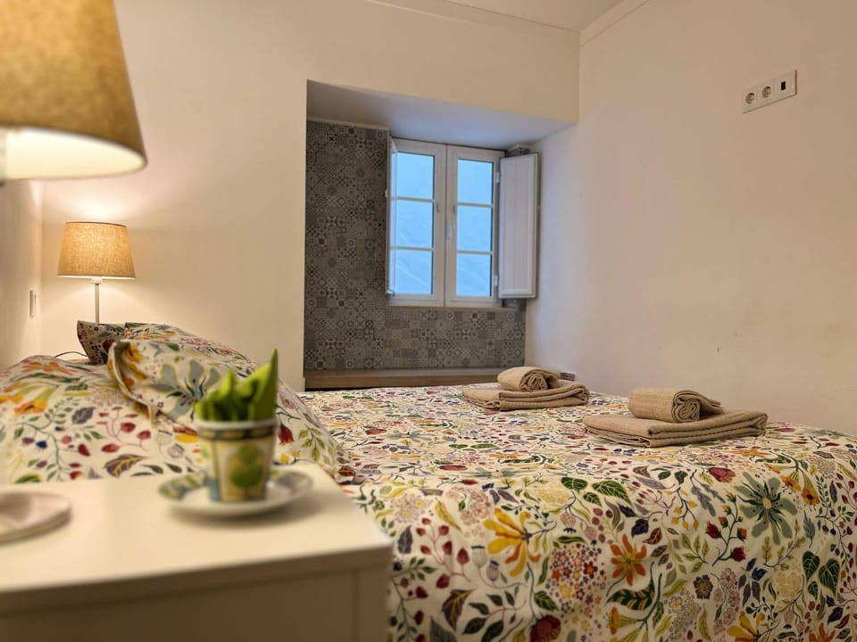 Apartment in Alfama for Two House in Lisbon