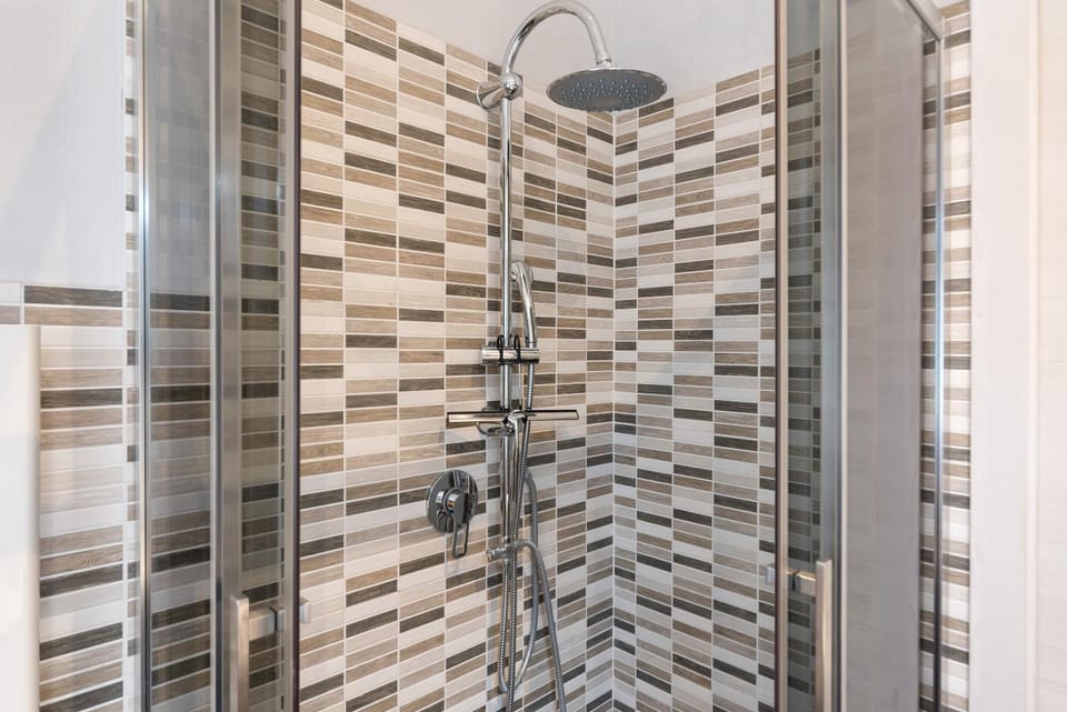 Bathroom, Living room