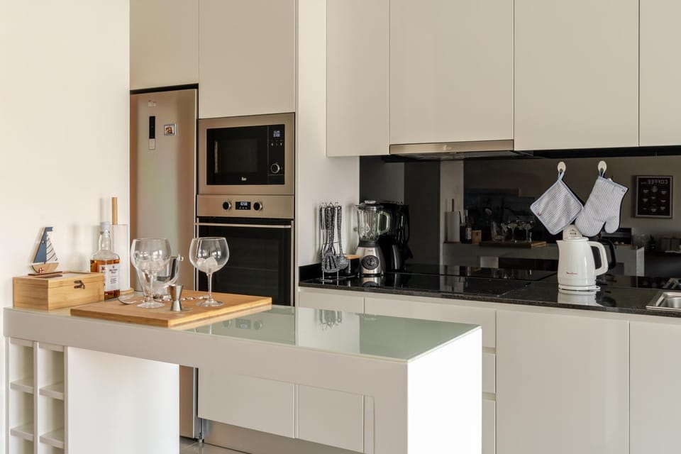 Kitchen or kitchenette, Living room