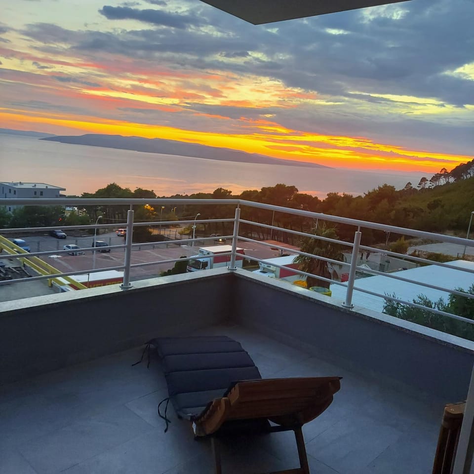 Balcony/Terrace, Sea view, Sunset, sunbed