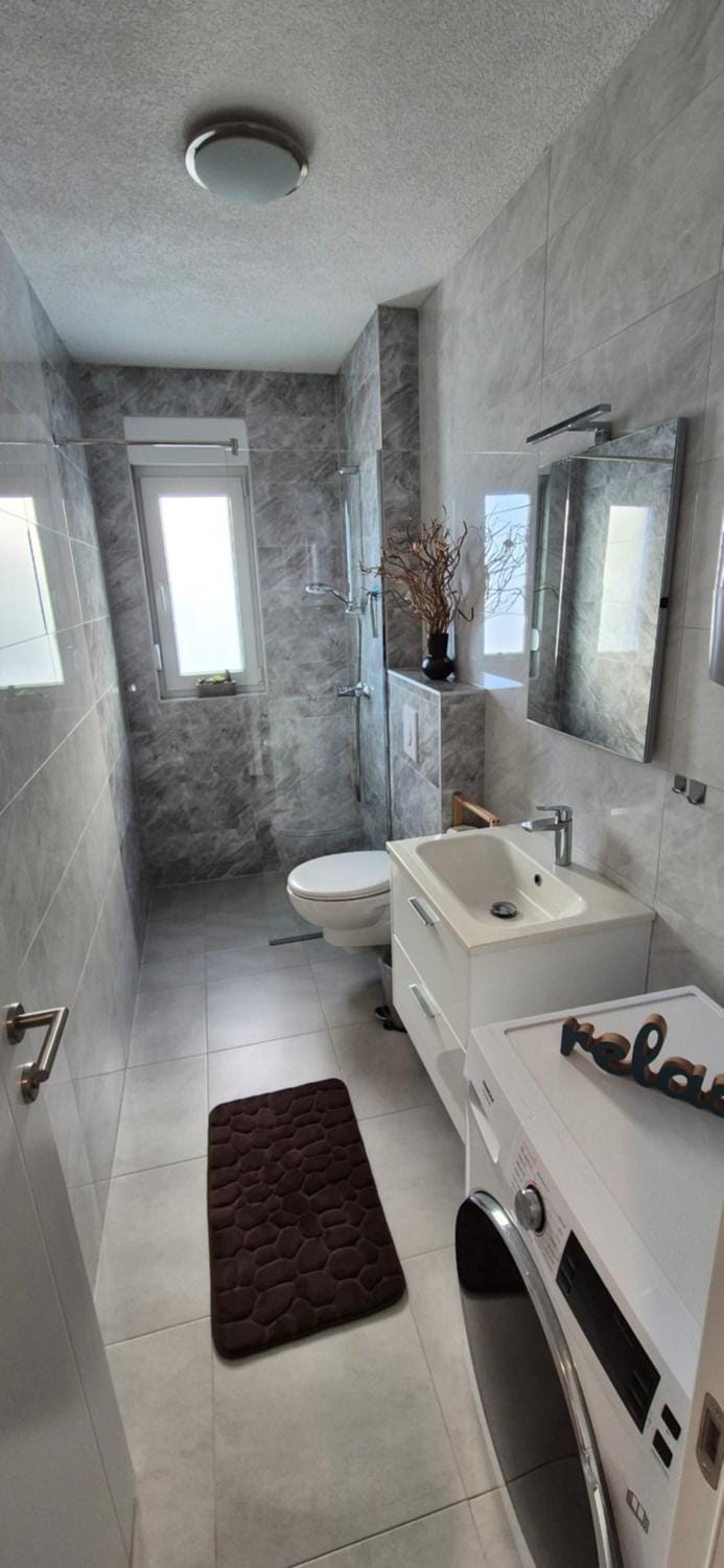 Shower, Toilet, Bathroom, heating