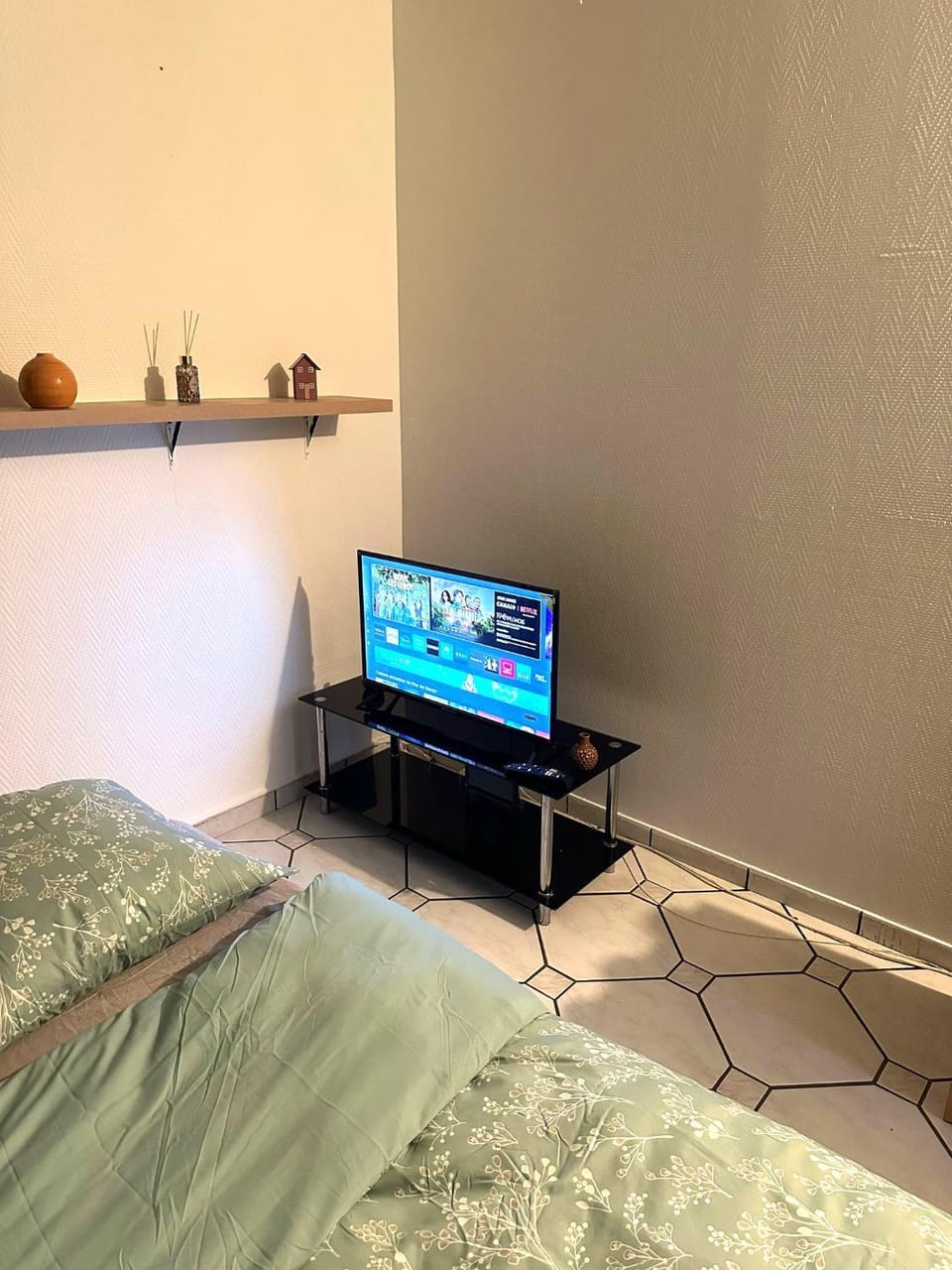 Comfort Bedroom Vacation rental in Cergy