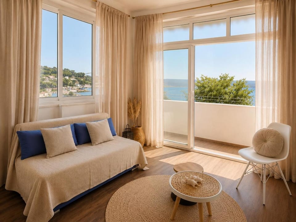 Day, Natural landscape, View (from property/room), Balcony/Terrace, Living room, Seating area, Sea view