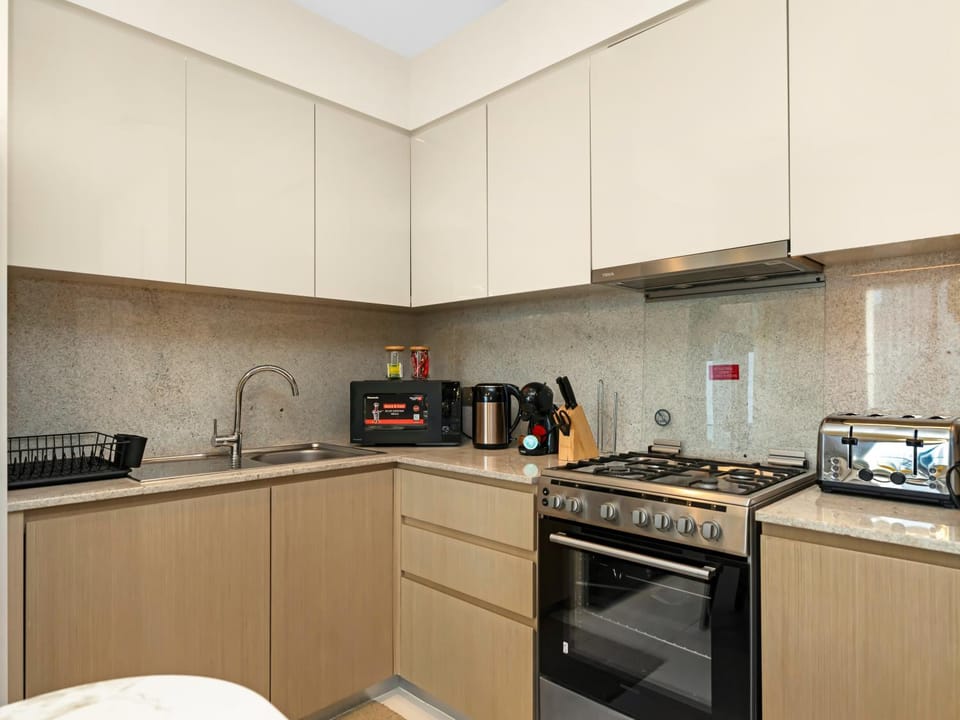 Coffee/tea facilities, toaster