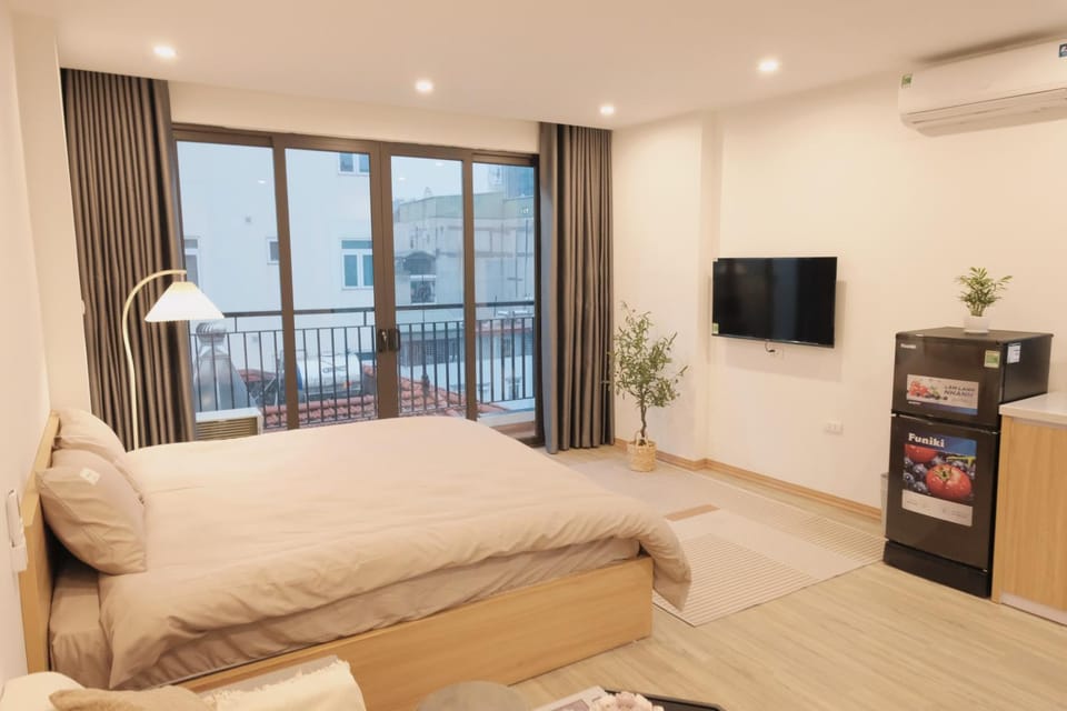 Bed, TV and multimedia, Bedroom, air conditioner