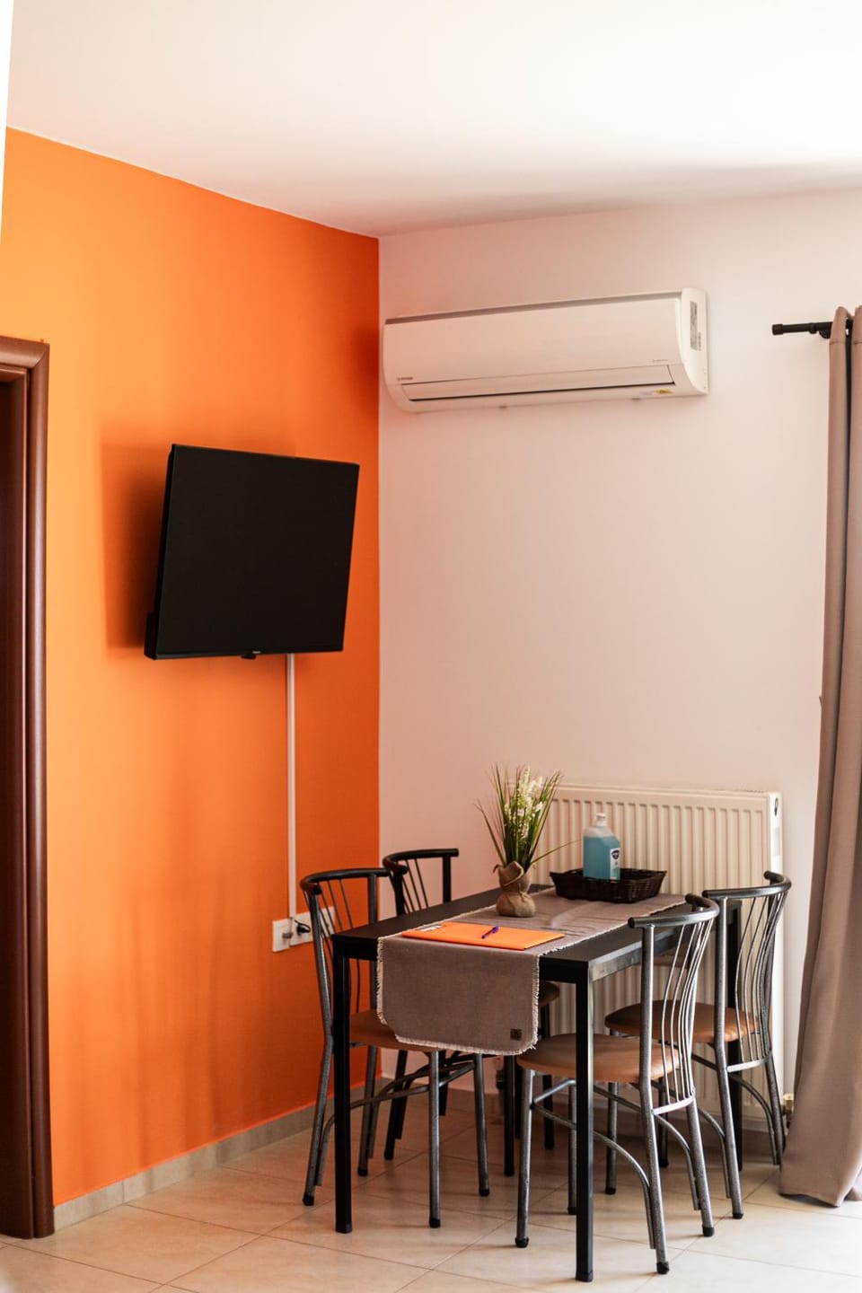 TV and multimedia, Dining area