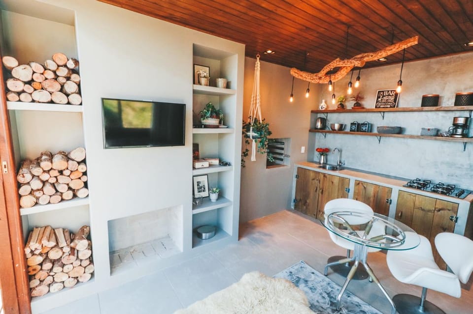 Communal lounge/ TV room, BBQ facilities, Kitchen or kitchenette, Living room