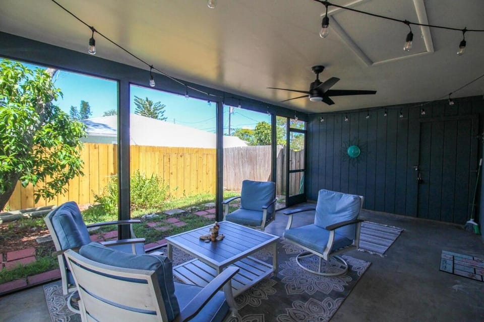 Patio, Balcony/Terrace, Seating area
