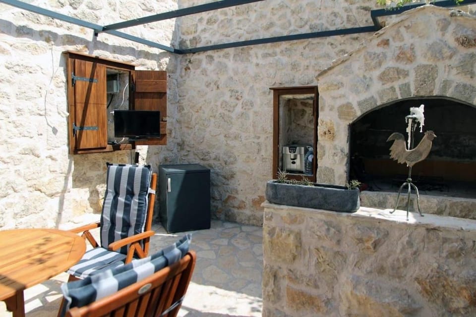Mountain Stone Villa with pool Villa in Split-Dalmatia County
