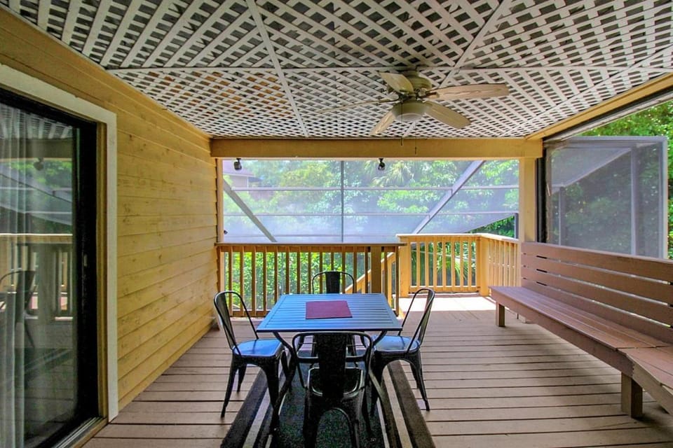 Patio, Day, Balcony/Terrace