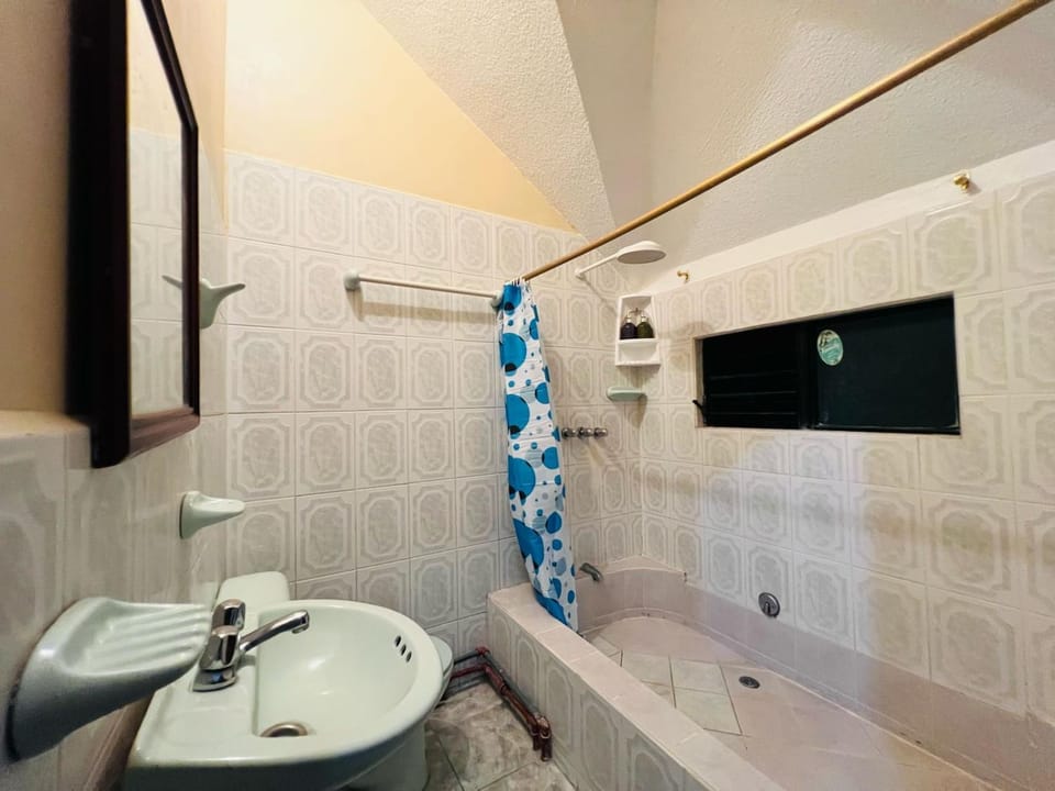 Shower, Bathroom, Bath, towels