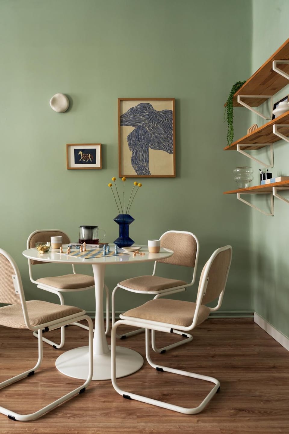 Living room, Seating area, Dining area