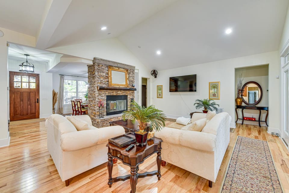 Fire Pit + Patio: Spacious Southern Pines Retreat House in Southern Pines