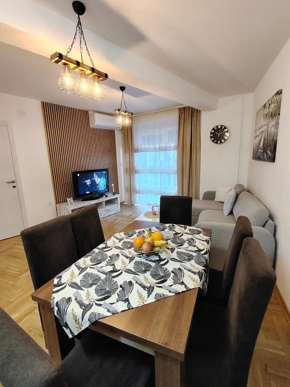 Communal lounge/ TV room, TV and multimedia, Living room, Seating area, Dining area, Evening entertainment