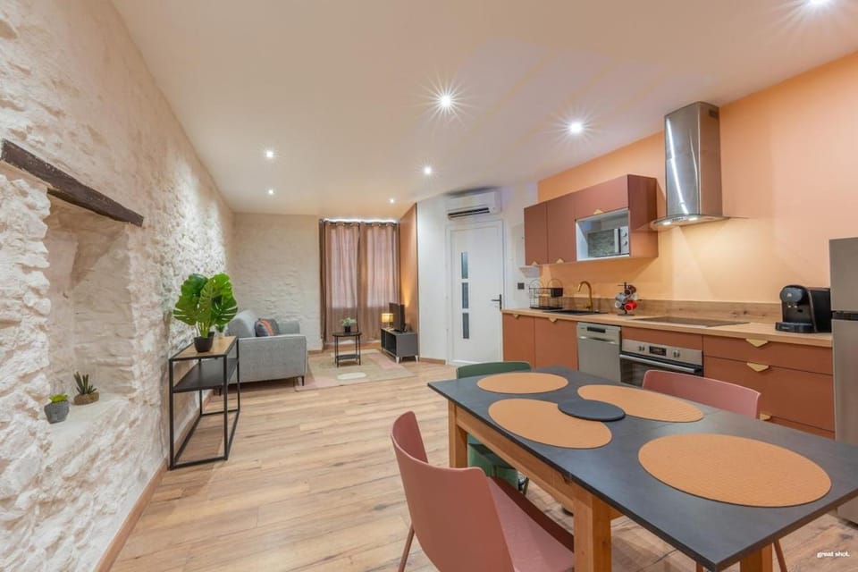 La tavernne de Balaach Clim Wifi Cozy Apartment in Carcassonne