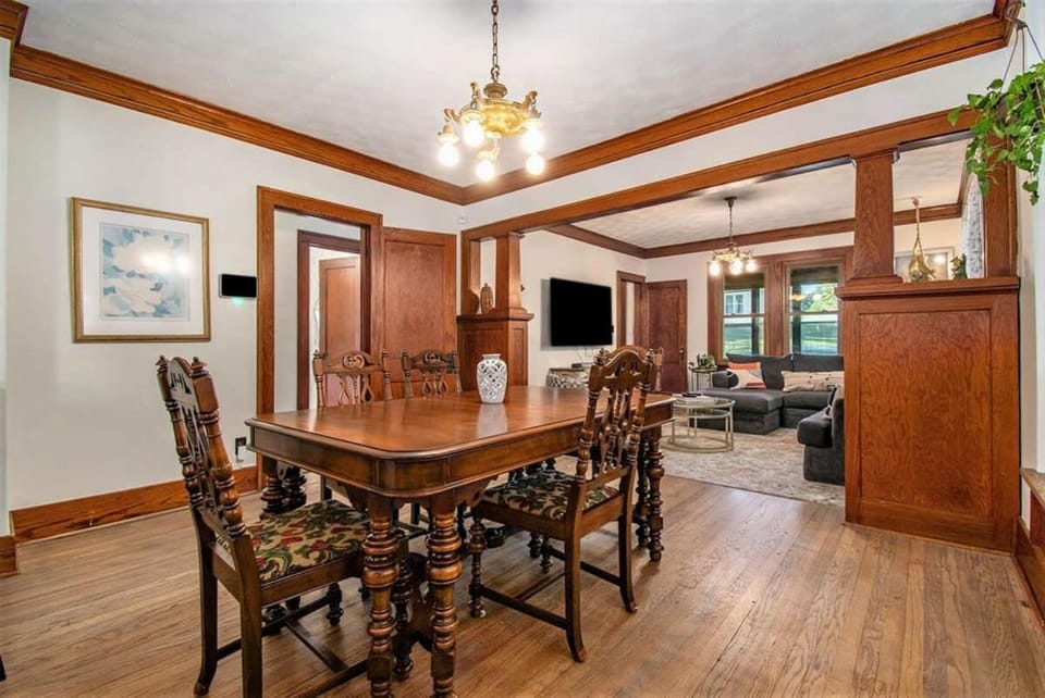 Classic 4BR Bowery Hill Gem Near Top Spots House in Omaha