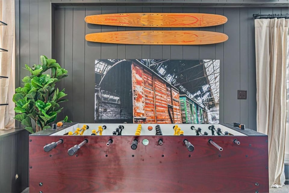 Luxury Designer Home Theatre Games & BBQ Grill House in Omaha