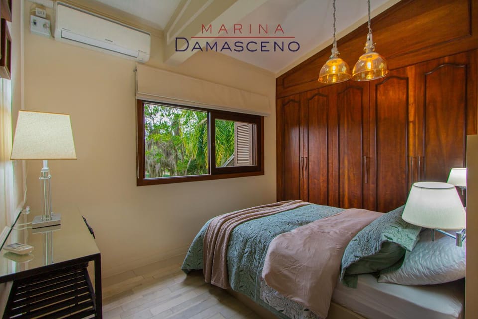 Bed, Photo of the whole room, Bedroom, air conditioner