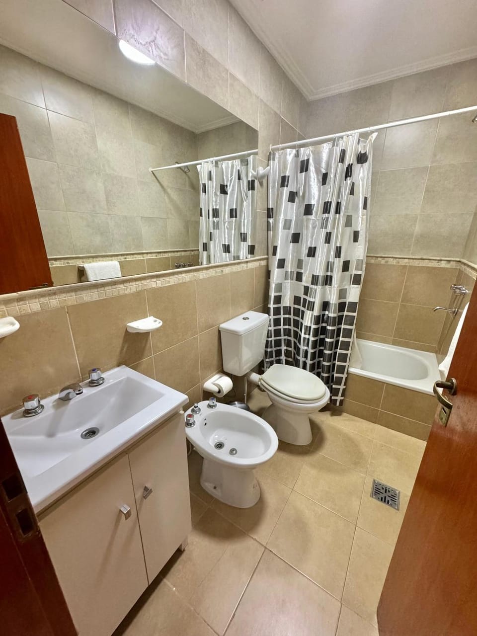 Zafiro VI Microcentro Con Cochera Gratis Apartment in Santa Fe