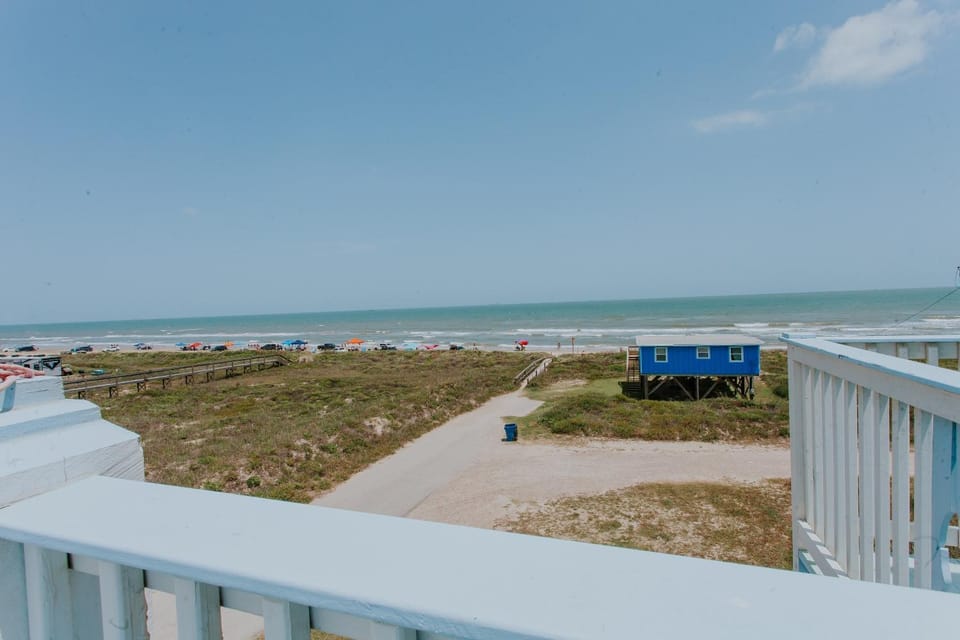 Nearby landmark, Natural landscape, Beach, Evening entertainment, Sea view