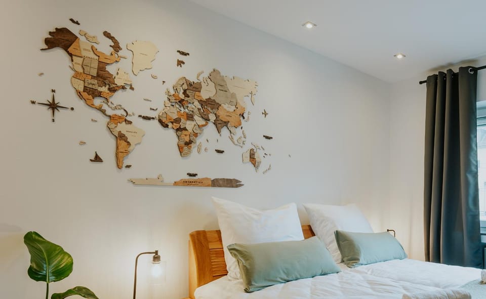 Bed, Day, Photo of the whole room, Decorative detail, Bedroom, Family, Family