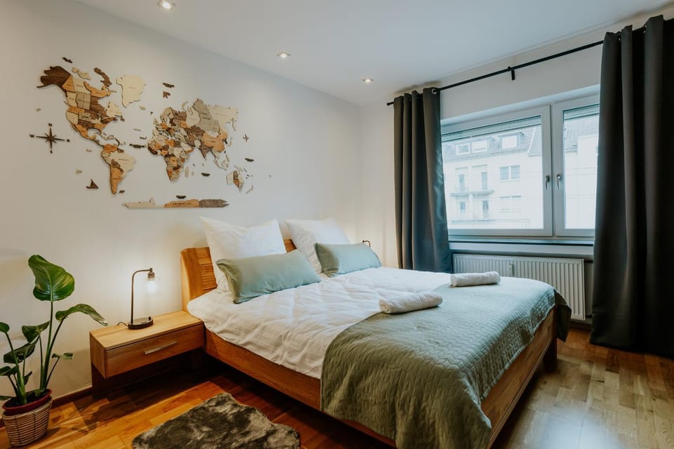 Bed, Property logo or sign, Photo of the whole room, Bedroom, Family, furniture, internet, internet, towels