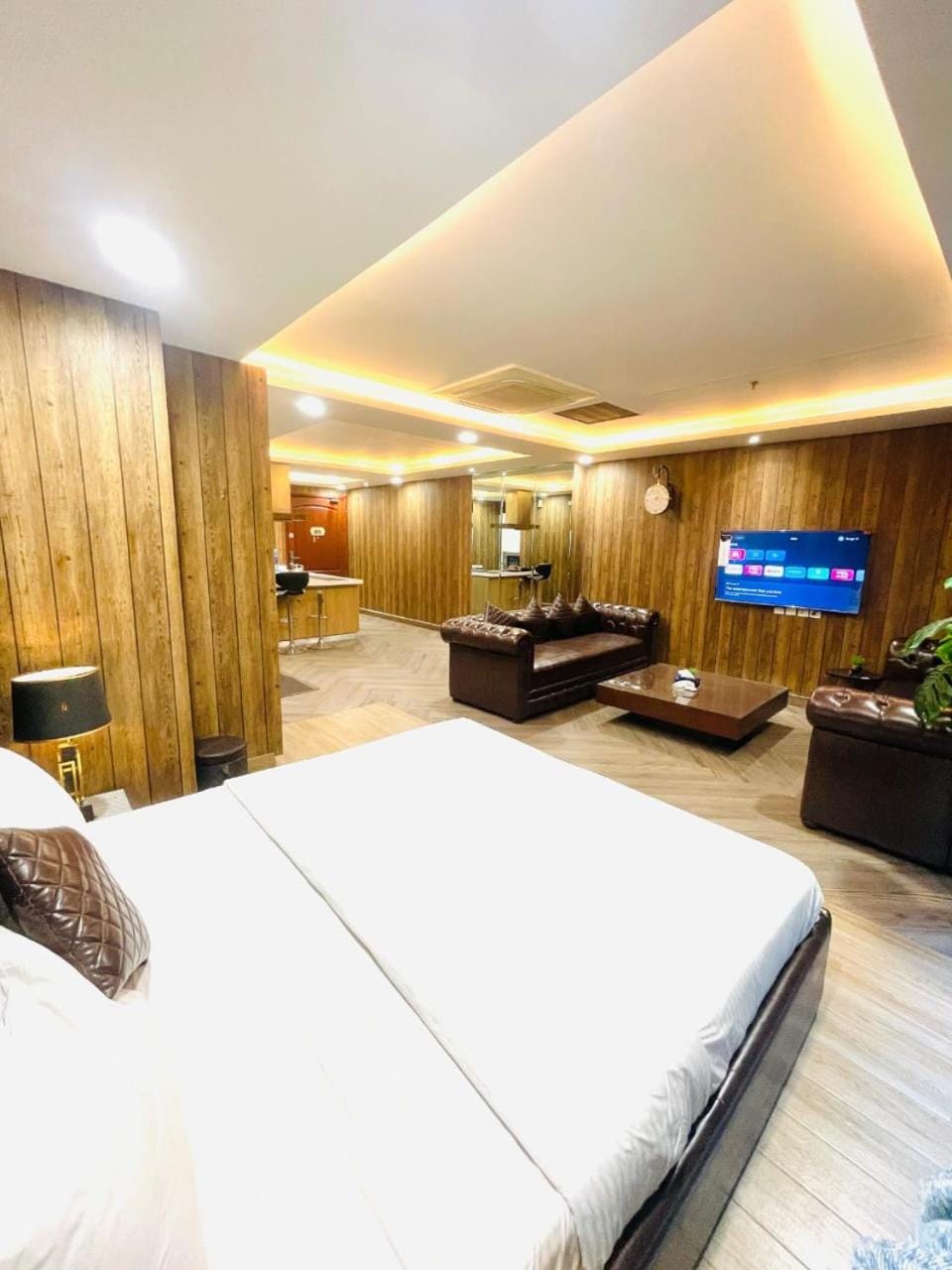 Photo of the whole room, Bedroom