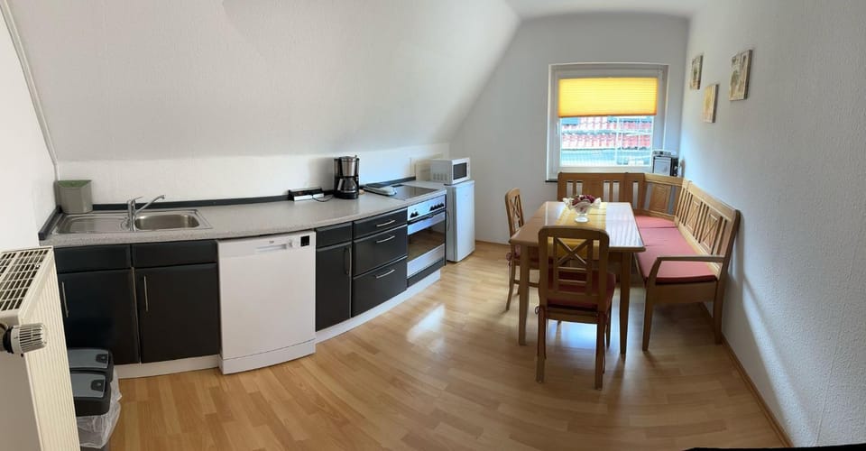 Kitchen or kitchenette, Dining area, dishwasher, oven, stove