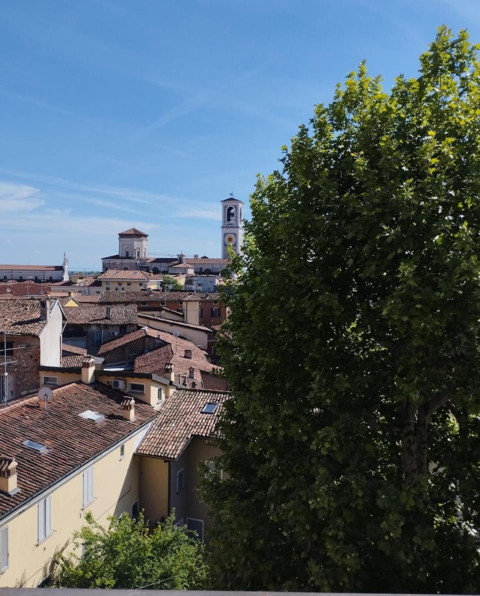 Spacious La Torre Apartment in Chiari near Station & Center Vista Duomo, Sleeps 5 Apartment in Province of Brescia